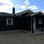Fresh Familie With Outdoor Sauna بيت خشبي
