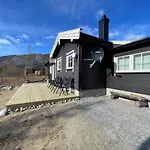 Fresh Familie With Outdoor Sauna