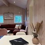 بيت خشبي Fresh Familie With Outdoor Sauna *