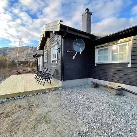 Fresh Familie With Outdoor Sauna 山林小屋
