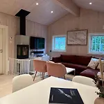Fresh Familie With Outdoor Sauna