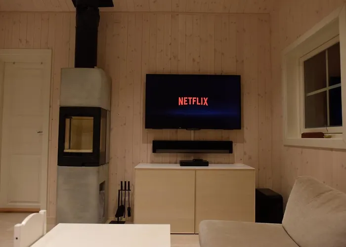 롯지 Fresh Familie With Outdoor Sauna 헴세달