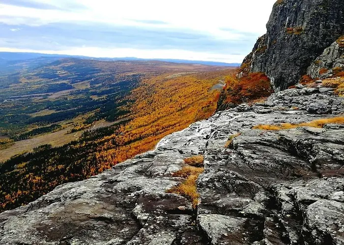 Fresh Familie With Outdoor Sauna 헴세달